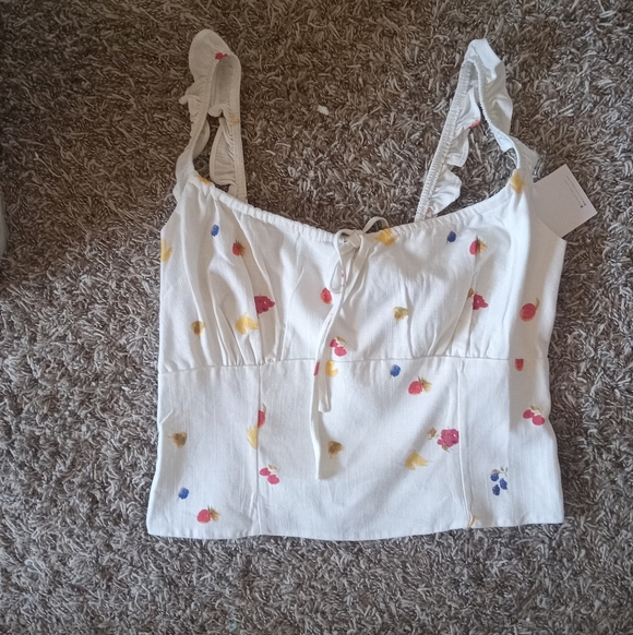 ADORABLE White Floral Cropped Tank Top NWT Size Large Juniors - Picture 4 of 6